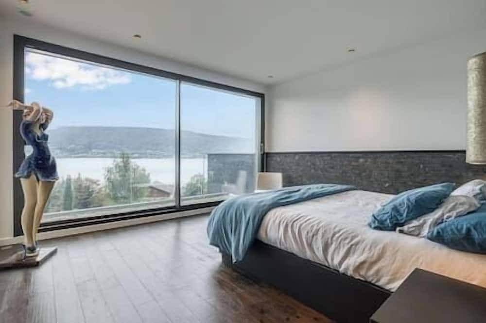 Villa Enjoy - Fünf Schlafzimmer Villa, Schläft 10 in Veyrier-du-Lac, Annecy und Umgebung