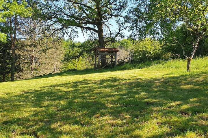 Gîte pour 3 personnes, avec piscine et terrasse à Saint-Cernin-de-l'Herm - 2