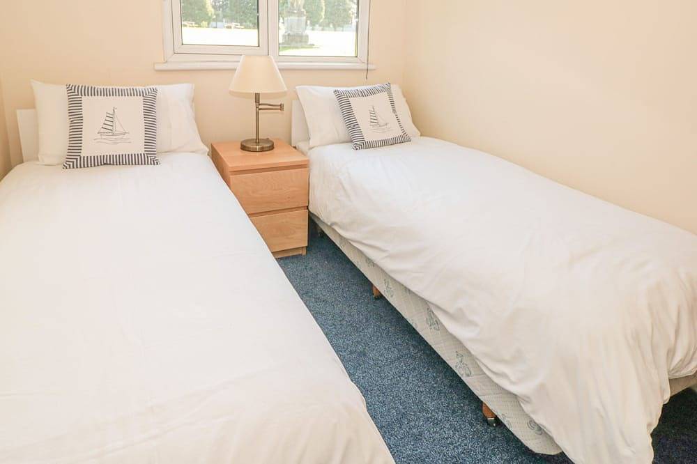 304 Norton Park, pet friendly, with a garden in Dartmouth in Dartmouth, Devon