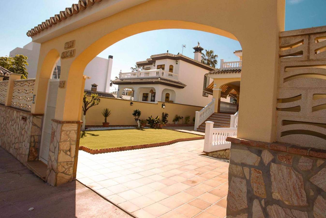 Villa Ilusión Rincón – Spacious and Bright Retreat on the Costa del Sol with Terrace and Bbq in Rincón de la Victoria, Costa del Sol