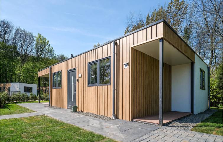 Vakantiehuis voor 5 personen, with zwembad and terras as well as tuin and sauna in Heinkenszand