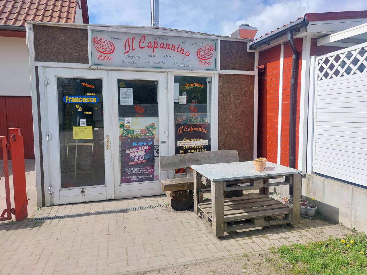 Hel lejlighed, Apartment 'Ferienwohnung' with Lake View, Shared Terrace and Air Conditioning in Mühl Rosin, Mecklenburgische Seenplatte