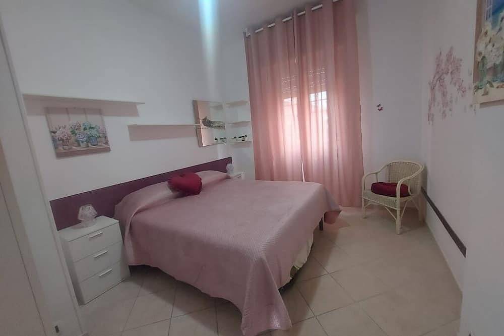 \"The Hawthorn Pitchers\" Apartments in Ardea, Provincia de Roma