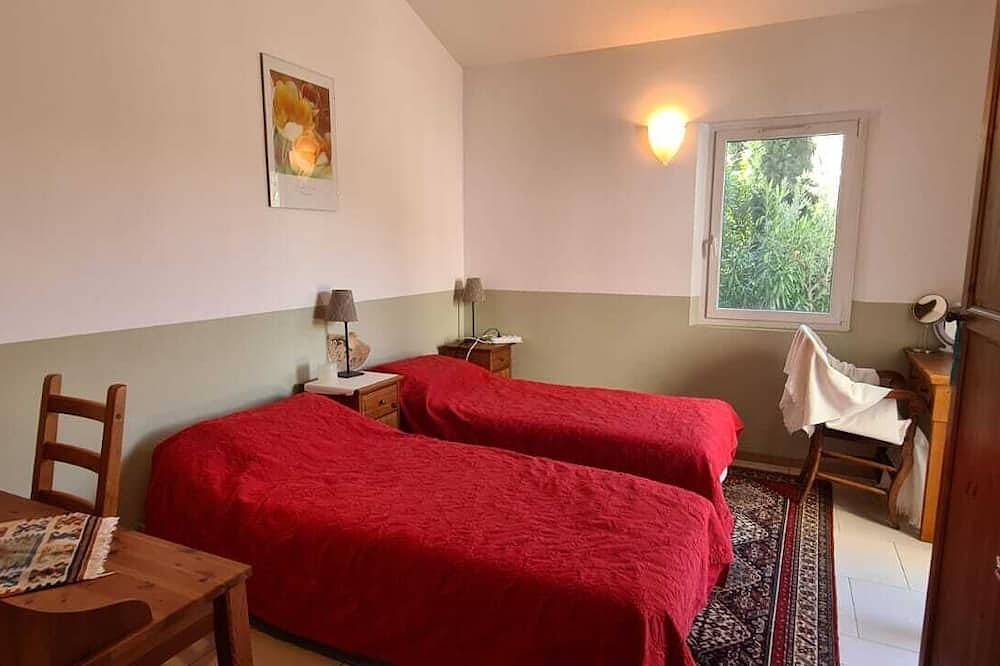 La Villa de la Bastide. Détente au Cœur de la Provence Luberon, Avec Piscine in La Bastide-des-Jourdans, Parque natural regional del Luberon