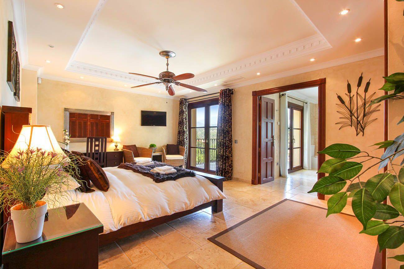 Villa Hacienda in El Madronal, Benahavís