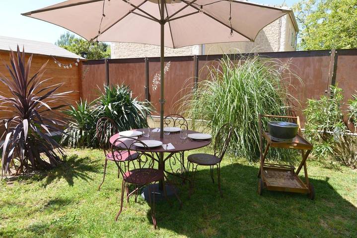 Gîte pour 2 personnes, avec vue ainsi que jardin et piscine à Saint-Victor-la-Coste - 3