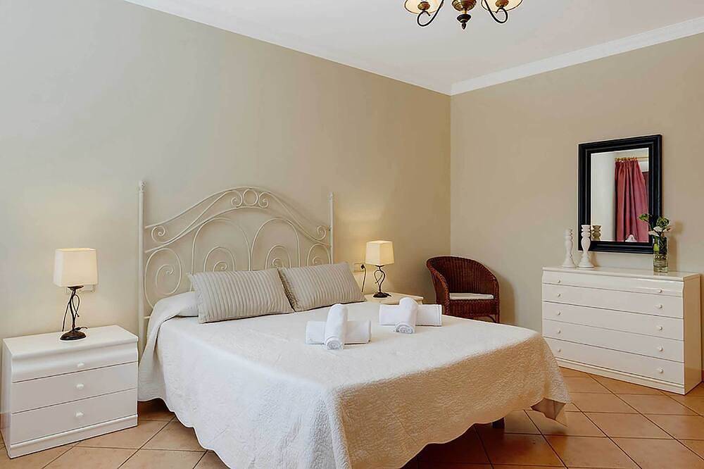 Villa Deu Quarterades in Cala Mitjana, Felanitx