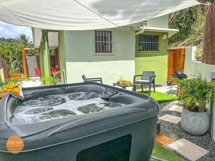 Villa pour 6 personnes, avec jacuzzi et terrasse