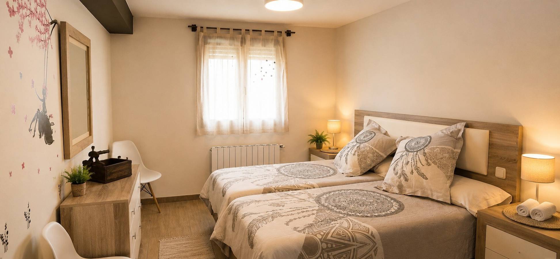 Apartamento entero, Apartamento 'El Guardaviñas Centenales' con vistas a la montaña, terraza compartida y Wi-Fi in Ábalos, Provincia de La Rioja