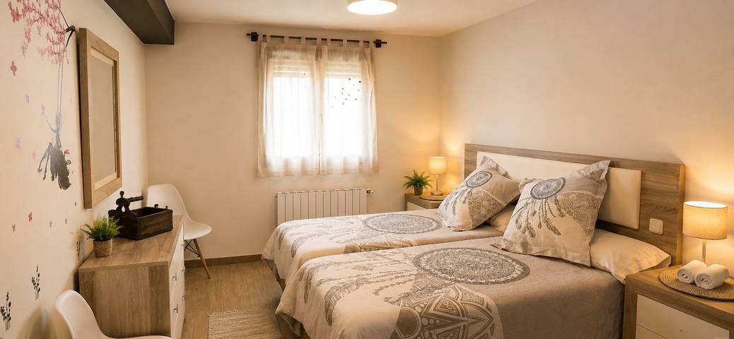 Entire apartment, Apartment 'El Guardaviñas Centenales' with Mountain View, Shared Terrace and Wi-Fi in Ábalos, La Rioja Province
