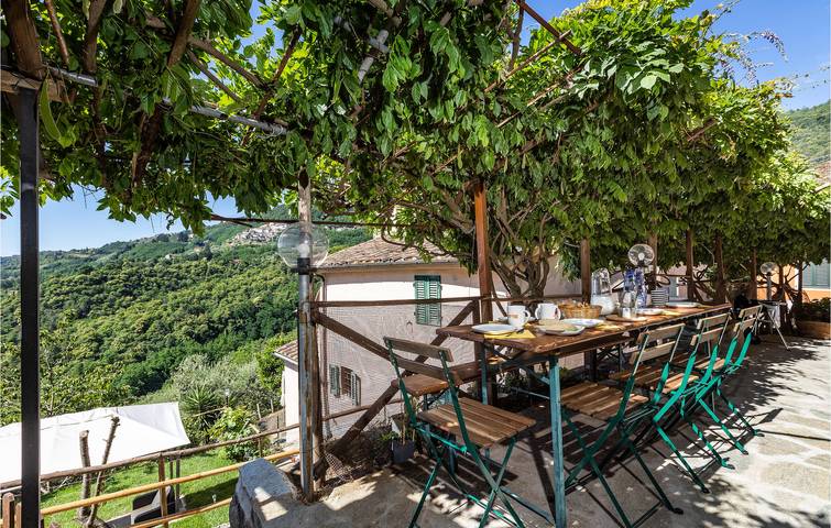 Spazioso appartamento con giardino Wi-Fi, parcheggio, aria condizionata - Marliana in Marliana, Provincia di Pistoia