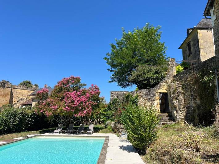 Location de vacances pour 11 personnes, avec piscine ainsi que vue et jardin à Carlux - 2