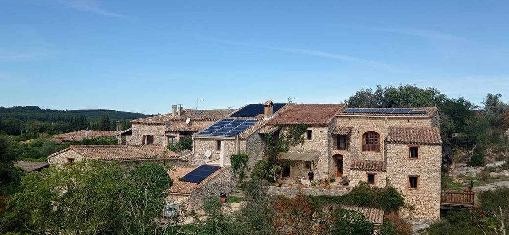 Location de vacances pour 20 personnes, avec piscine et sauna ainsi que jardin et vue à Saint-Just-et-Vacquières - 2