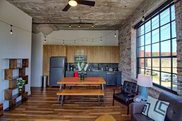 Hotel for 6 Guests in St. Louis, Missouri, Picture 2