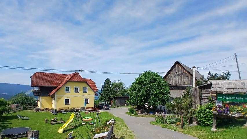 Ferienwohnung für 8 Personen, mit Garten und Balkon