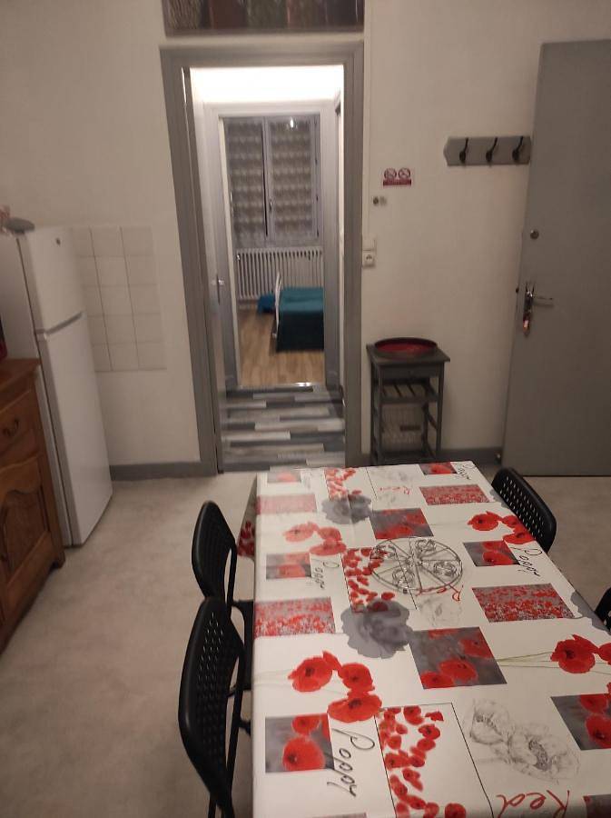 Appartement entier, Lilas, Gîte Saint Antoine, Orcival, Entre Sancy et Volcans. in Orcival (Puy-de-Dôme), Parc naturel régional des Volcans d'Auvergne