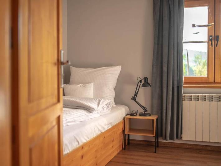 Hotel dla 2 osób, z Taras i Ogród oraz Widok na jezioro w Międzybrodzie Żywieckie