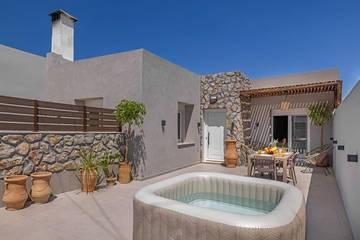 Ferienwohnung für 4 Personen, mit Ausblick und Garten in Archangelos