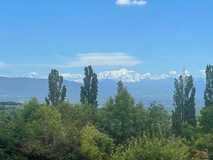 Gîte pour 2 personnes, avec Terrasse et Jardin ainsi que Vue sur le lac et Vue dans Station de Monts Jura - 2