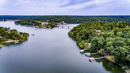 Vacation House for 27 Guests in Lewis Smith Lake, Alabama, Picture 4