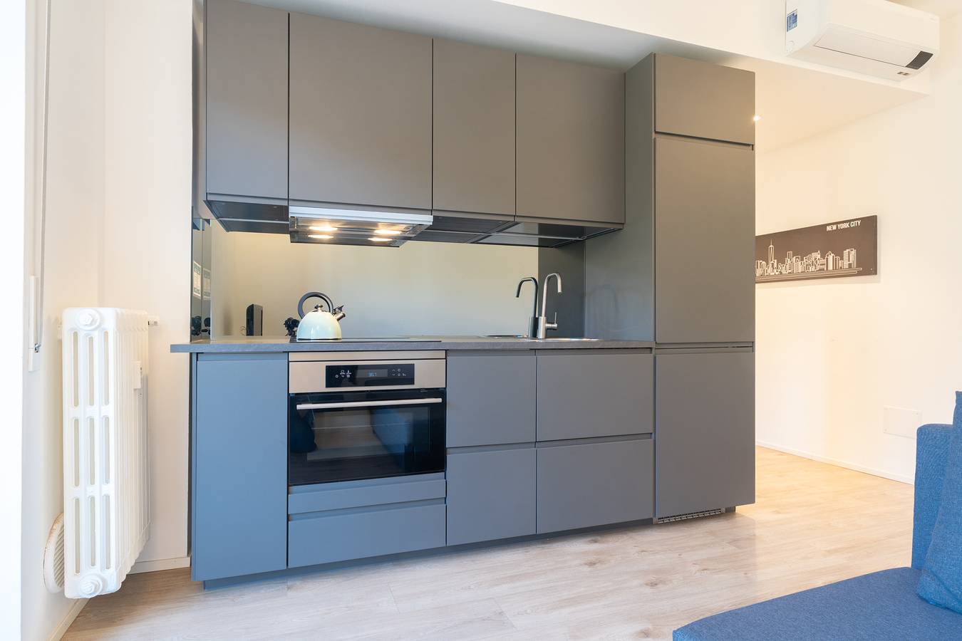 Entire apartment, Lecco Lakefront Retreat in Lecco, Prealpi Bergamasche Occidentali