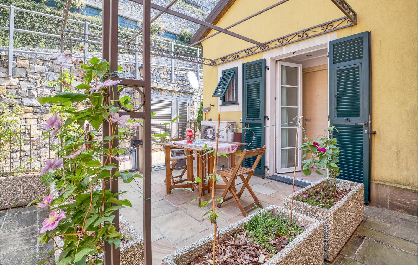 Sea View Rental with Pool, Terrace & Parking. in Magliolo, Ligurian Alps
