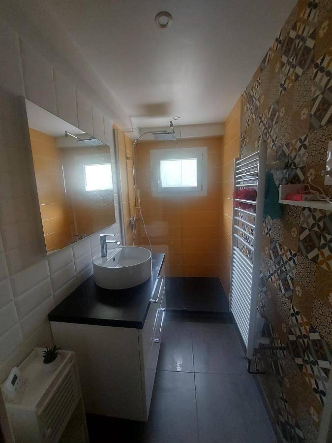 Gîte pour 2 personnes, avec jardin et piscine à Bon-Encontre - 2