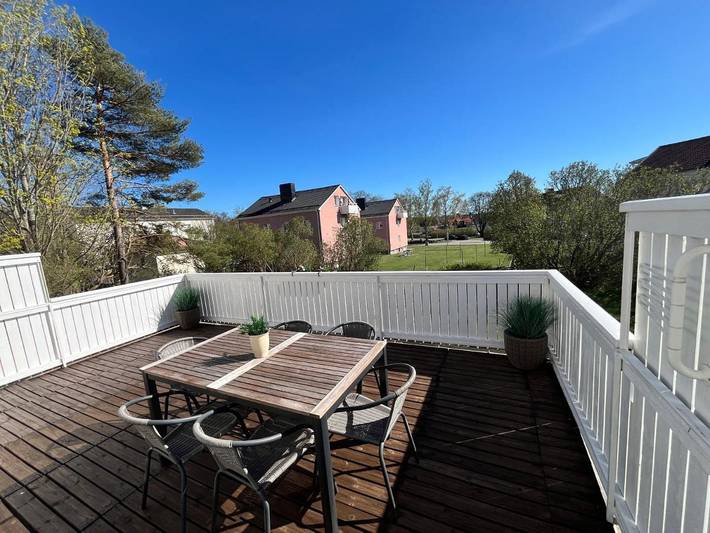 Ferielejlighed for 6 personer, med Balkon og Terrasse såvel som Have og Udsigt i Vimmerby