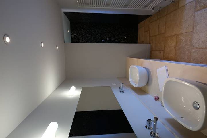 Location de vacances pour 10 personnes, avec piscine et jardin à Ambillou - 4