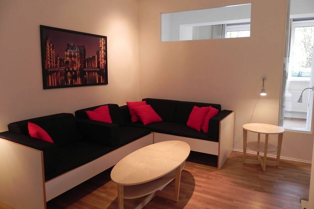 Ganze Wohnung, Modernes 4,5-Zimmer-Apartment für bis zu 10 Personen, inkl. Wlan, in Altona Hamburg, Hamburg