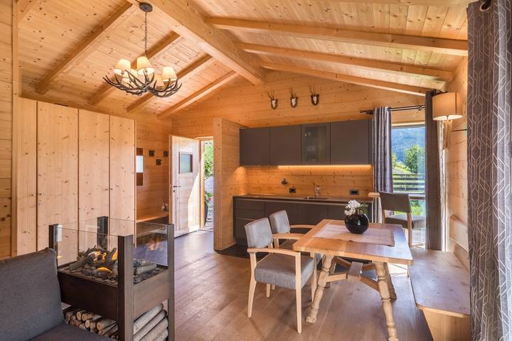 Geheel appartement, Appartement 'La Plates Chalet' met bergzicht, privéterras en sauna in Ortisei, Dolomiti Superski