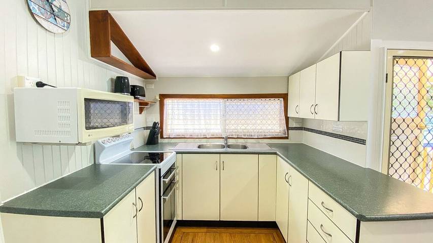 Holiday home for 5 people, with garden and balcony in Burrum Heads