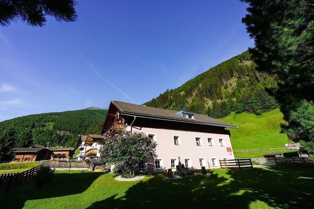 Ferienhaus für 12 Gäste mit 160m² in Kals am Großglockner in Kals am Großglockner, Bezirk Lienz