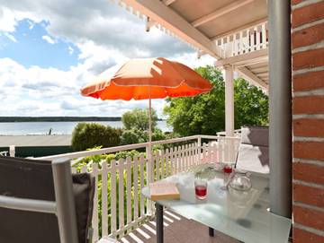 Ferienwohnung für 2 Personen, mit Balkon und Seeblick in Mecklenburgische Seenplatte