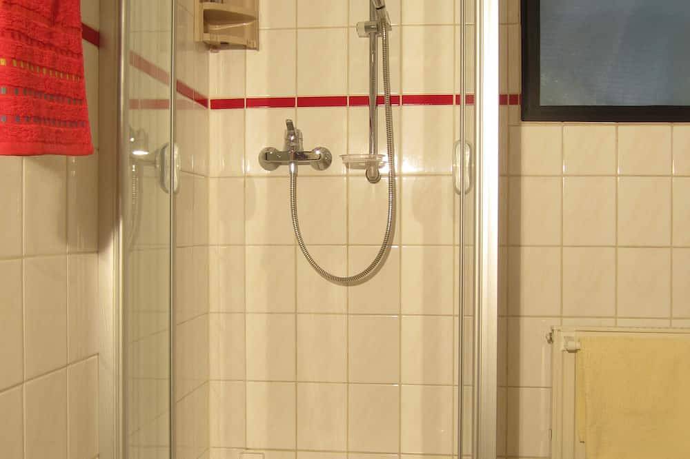 Apartamento entero, Alojamiento familiar, soleado Nr-apartamento en las afueras de Dresde con espacio de jardín in Langebrück/Schönborn, Dresden und Umgebung