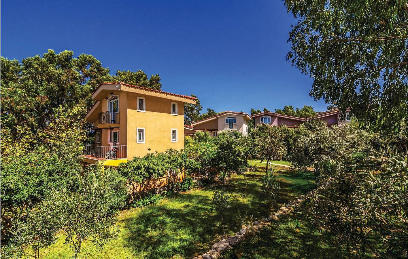 Ganze Ferienwohnung, Urlaub an der Küste: Pool, AC, Küche (1.5km) in Kos