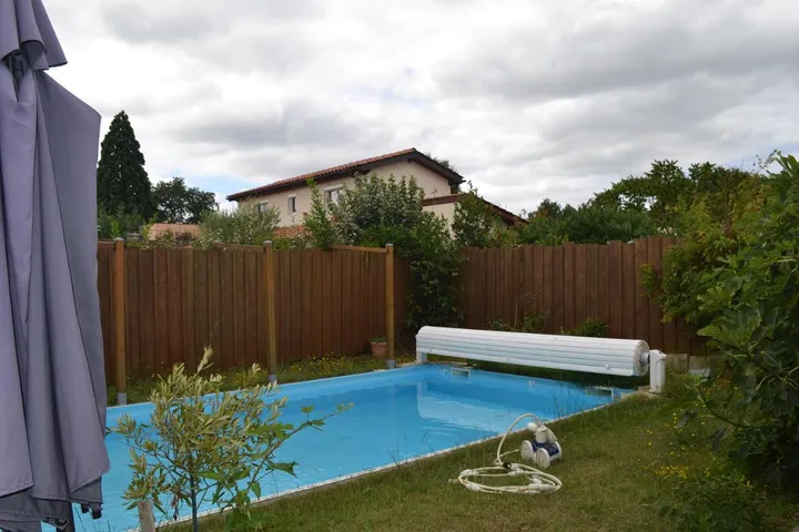 Chalet para 8 personas, con piscina y jardín - 1