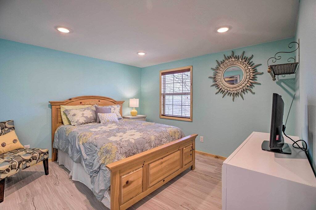 Outdoor Family Fun: Large Home by Beaver Lake! in Beaver Lake