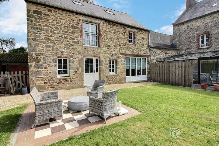 Gîte pour 8 personnes, avec Terrasse ainsi que Jardin et Vue à Plouër-sur-Rance - 3
