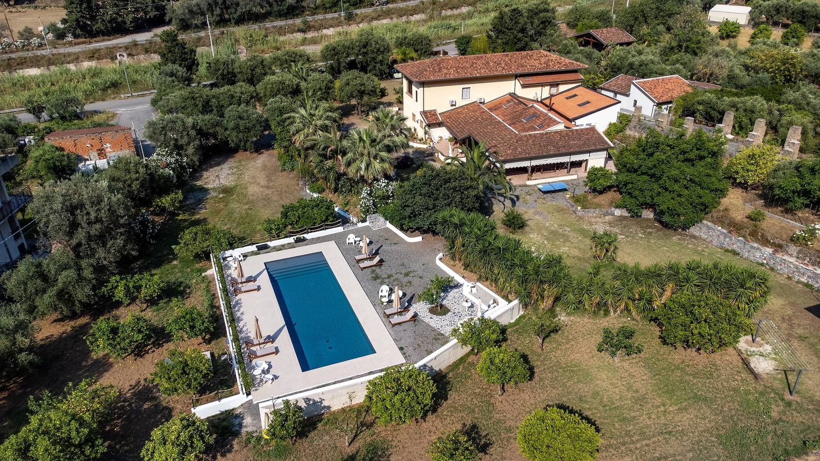 Appartement entier, Appartement 'Ulivo' avec vue sur les montagnes, Wi-Fi et climatisation in Piraino, Province de Messina