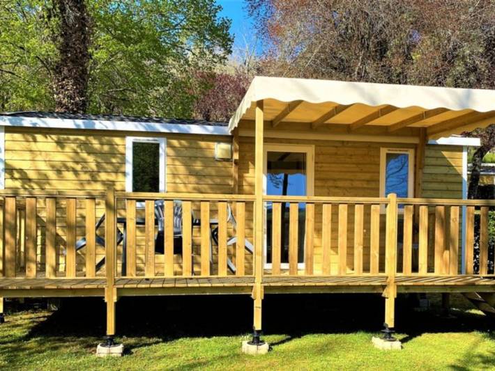 Mobil home pour 6 personnes, avec piscine et terrasse, animaux acceptés à Saint-Cybranet