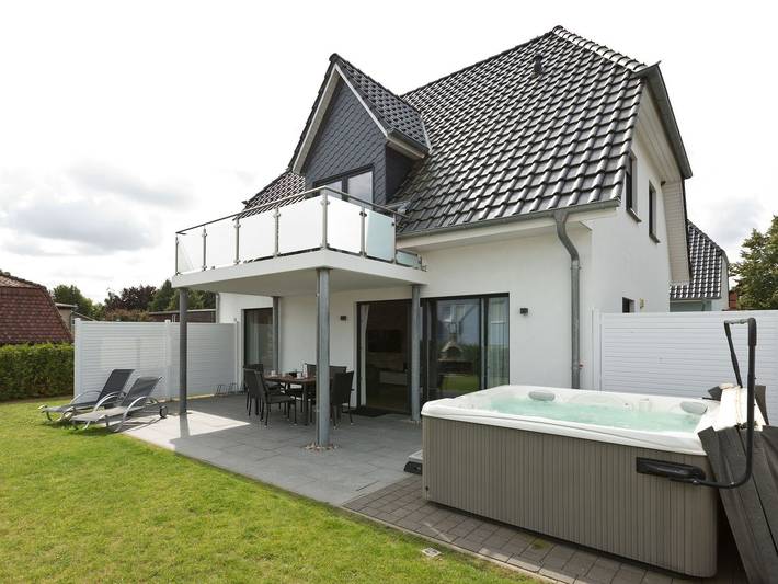 Ferienhaus für 6 Personen, mit Garten und Whirlpool sowie Terrasse und Sauna in Mecklenburgische Seenplatte - 4