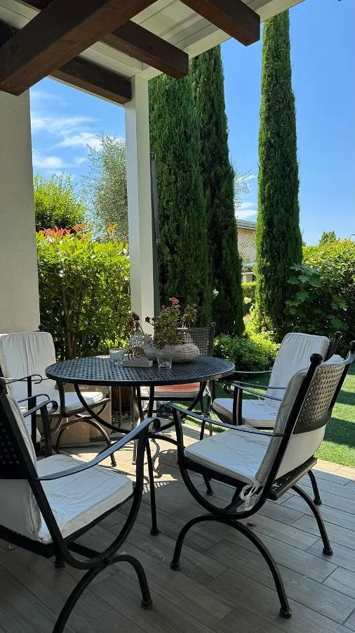 Casa de vacaciones para 4 personas, con vistas además de piscina y jardín - 1