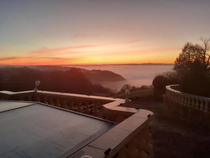 Location de vacances pour 4 personnes, avec piscine ainsi que vue et terrasse à Le Bugue - 2