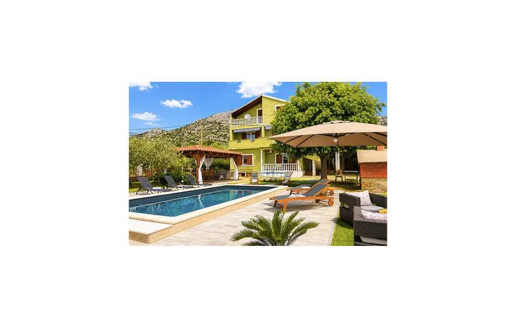 Ferienhaus für 16 Personen, mit Pool und Terrasse sowie Garten in Starigrad Paklenica