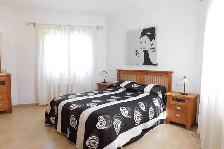 Location de vacances pour 8 personnes, avec jardin et balcon à Cabo Roig - 2