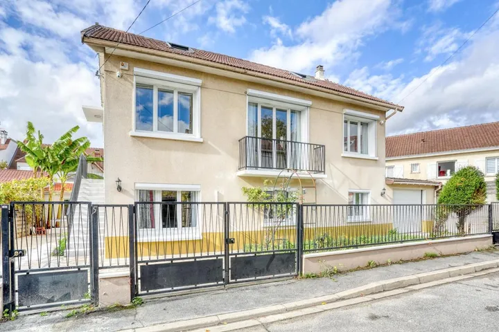Villa pour 20 personnes, avec terrasse et jardin - 1
