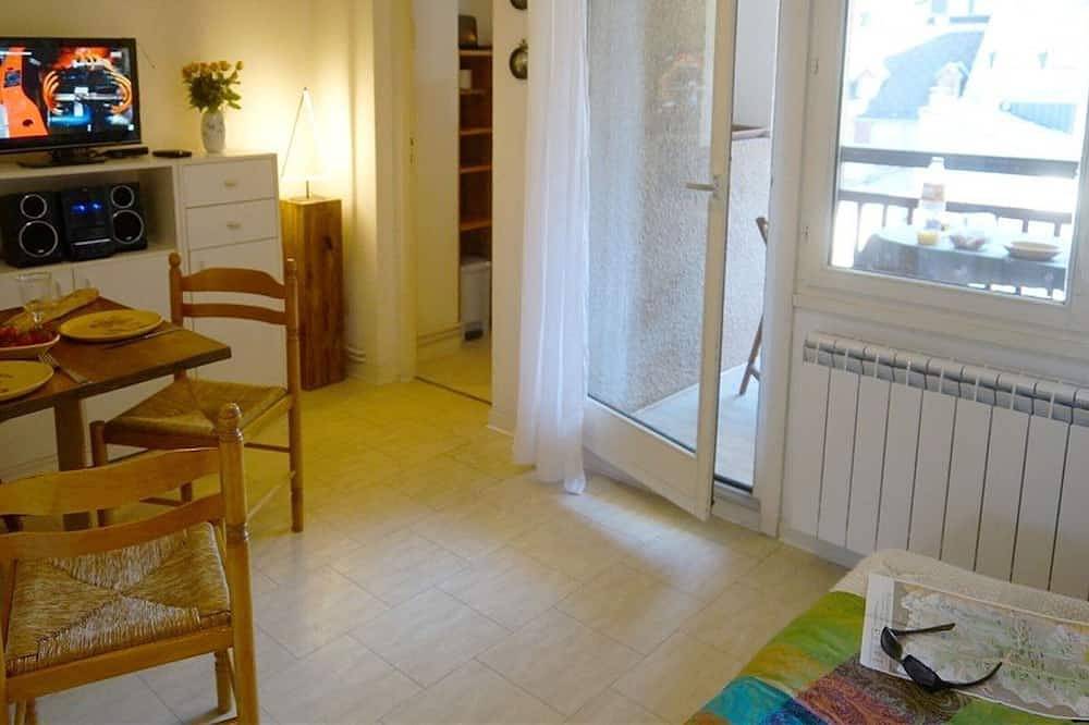 Appartement entier, Studio Calme avec Balcon Plein Sud, Parking Privé, Proche Thermes et Centre-ville in Luchon-Superbagnères, Bagnères-de-Luchon