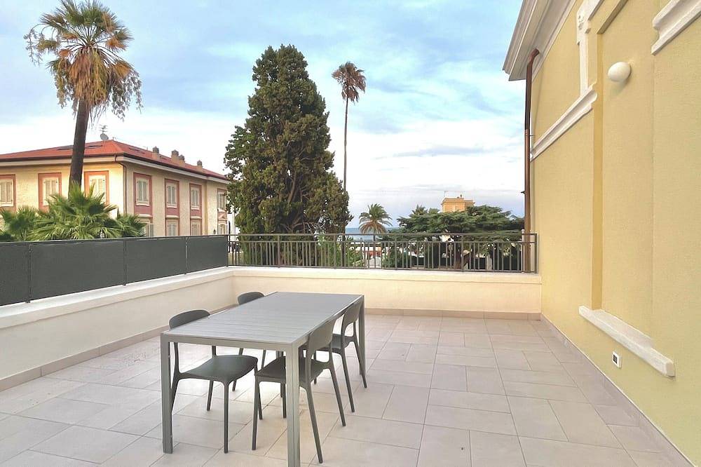 Liberty villa completely renovated waterfront center in Grottammare, Grottammare (Comune)