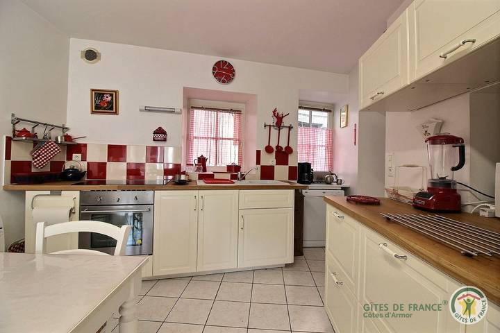 Maison de vacances pour 4 personnes, avec Terrasse ainsi que Jardin et Vue à Jugon-les-Lacs